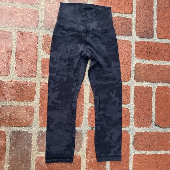 Lululemon cropped align leggings sz 2
Inseam 20 - Picture 1 of 4